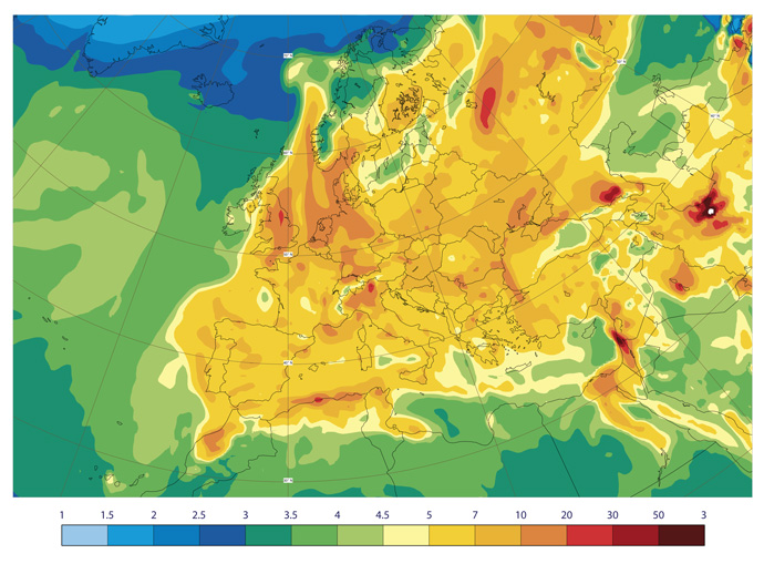 CAMS plot showing total column nitrogen dioxide over Europe. Units 1015 molecules per cm2.